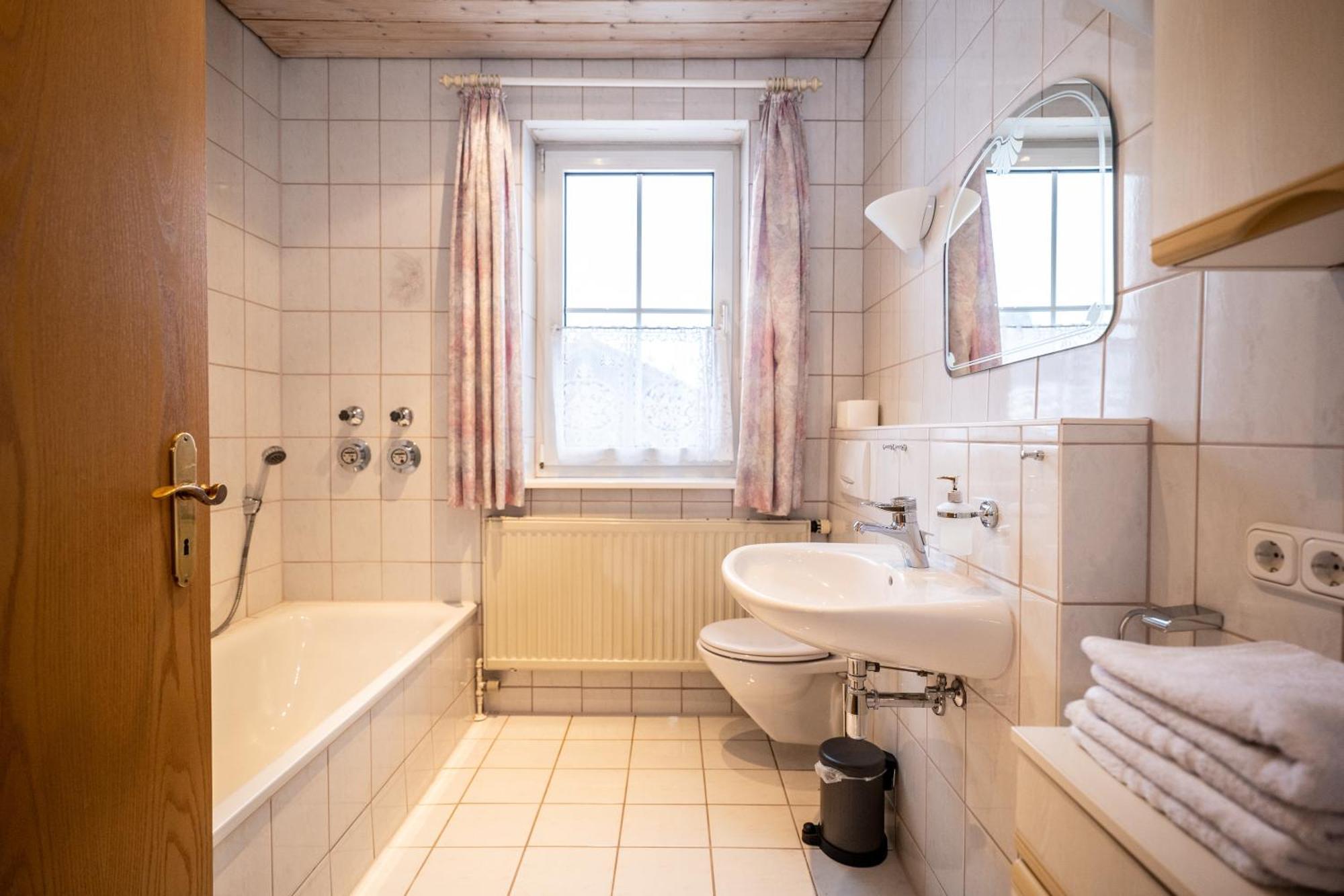 Kuschelige Ferienwohnung mit Balkon&Free Wifi Buchenberg  Exterior foto